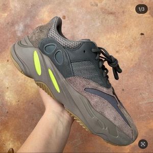 Yeezy 700 Mauve Size 10 US men